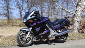 Suzuki GSX 1100 F dobrý stav, kufry, málo km - 4