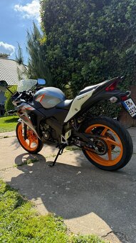 Honda CBR 125R - 4