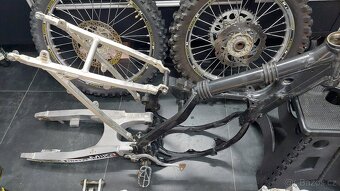 SUZUKI RM 125 K3 Náhradné Diely - 4