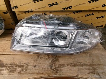 AUDI A4 , B5 - přední čirá optika XENON LOOK - 4