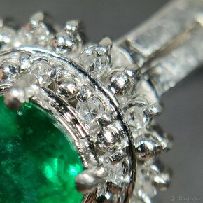 LUXUSNÍ PLATINOVÝ DIAMANTOVÝ PRSTEN SE SMARAGDEM - 4