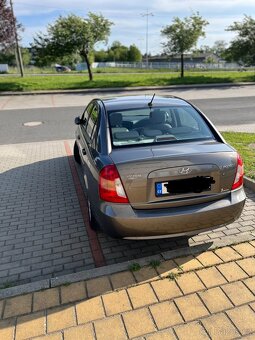 HUNDAI ACCENT 1.4benzín 71 kw Rv-2009 - 4