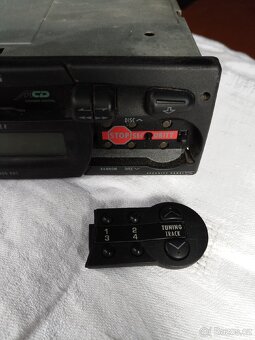 Autorádio Grundig - 4
