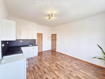 pronájem bytu 2+kk 48m2 po rekonstrukci 4. patro cihla výtah - 4