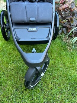 Prodám kočárek Thule Urban Glide 2 v barvě black black. - 4