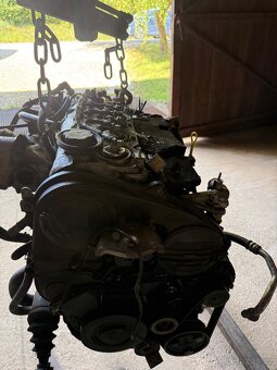 Prodám Motor na Mazda 6, 2.0Di, 100kw, označení RF5C. - 4