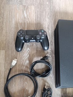 PS4 1TB PRO - 4