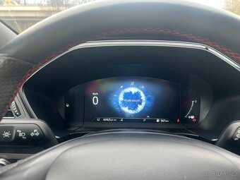 Ford Kuga ST LineX, 1,5 110kW, manuál. TOP STAV. NEBOURANÉ - 4