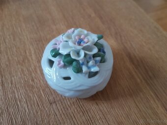 Porcelánová dóza - 4