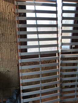 Prodám dřevěnou postel - 4