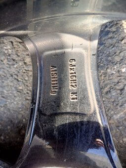 Škoda Octavia III - originál Alu kola + zimní pneu na dojetí - 4