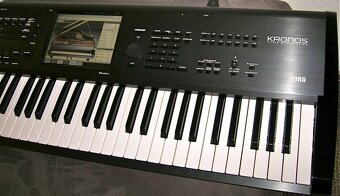 Korg Kronos 61 s příslušenstvím a OVP - 4