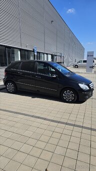 Mercedes B180 - 4