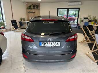 Hyundai i30 r.v. 2015, 1,6CRDi 81Kw klima - 4