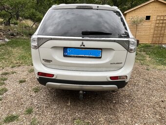 Mitsubishi Outlander - 4