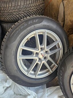 Zimní sada 7,5x17 ET 45, 5x108 mm, Pirelli 215/65/17, 7-8 mm - 4