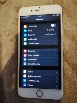 iPhone 8 Plus 64GB Apple Watch SE - 4