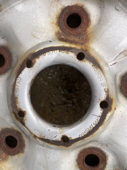 Originál plechové disky Ford 215/65 R15C, letní pneu - 4