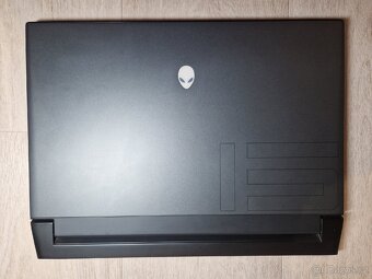 Herní notebook Alienware M15 R3 - 4