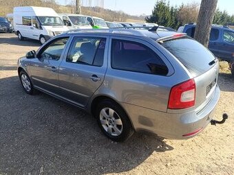 Škoda Octavia 2.0TDi Elegance combi - 4