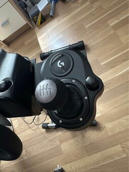 Volant Logitech G920, pedály, řadící páka, konzole(držák) - 4