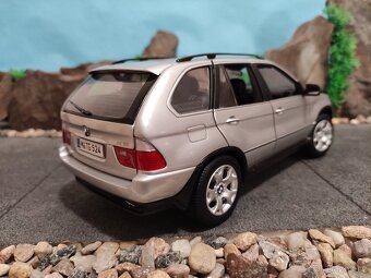 Prodám model 1:18 BMW X5 KYOSHO - 4