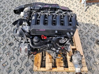 Motor 3,0 D BMW E90  306D3 rok 07 kompletní - 4