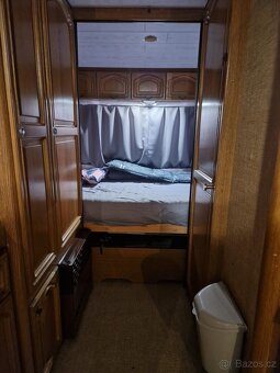 Prodám karavan 6 m – po velké opravě, plně funkční – 89 000 - 4
