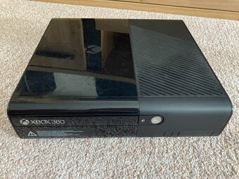 Xbox 360 E 250GB - 4