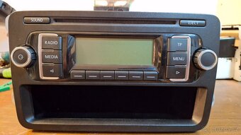 Autorádio VW RCD210 - Originál + PIN, plně funkční - 4