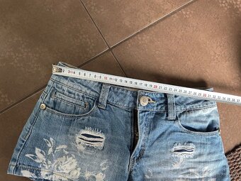 Dívčí riflové kraťasy,zn. Guess, v.10, dovoz z USA - 4