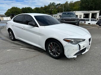 Alfa Romeo Giulia (2020) - 4