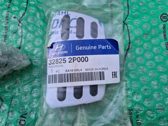 sada sportovních nerez pedálů Hyundai Kona s automatickou př - 4