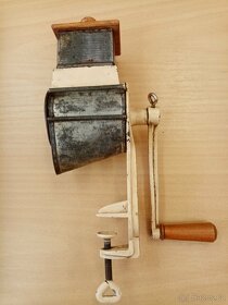 3 kusy starých mlýnků - 4