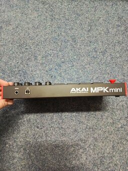 Akai MPK mini - 4