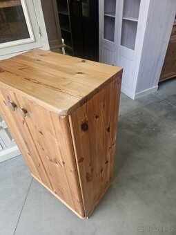 MASIVNÍ SKŘÍŇKA -- KOMODA - 4