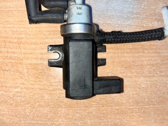 Ventil regulace tlaku turba 1J0906627A - 4