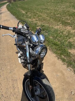 Yamaha xj6 - 4