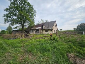 Prodej rodinného domu k rekonstrukci se stodolou a zahradou - 4