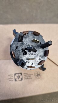 skříňka zapalování original Škoda 4B0905849
4B0 905 849 - 4