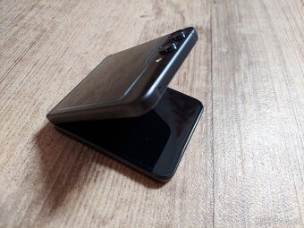 Samsung galaxy z flip 5 - 4