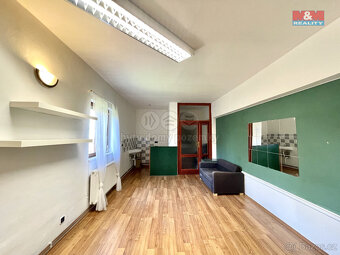 Pronájem obchod a služby, 34 m², Žatec, ul. Husova - 4