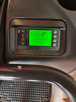 Predám Ručne vedený elektrický paletový vozík LINDE -T20 - 4