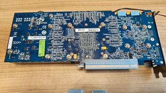 GIGABYTE GTX 260 SOc - 4