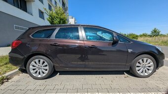 Opel Astra J Sports tourer - 4