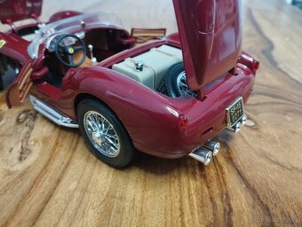 Ferrari 250 Testa Rossa 1/18 - 4