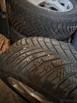 15" alu kola 4x108 s celoročními pne - 4