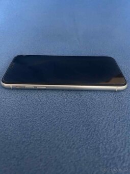 APPLE iPhone 11 64GB bílý - 4