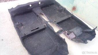 Toyota Yaris 99-2005 - podlaha. - 4