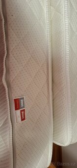 Celomasivni dubová manželská postel - 4